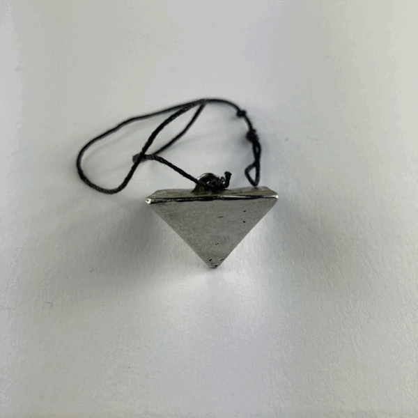 PENDOLO PIRAMIDE METALLO 2 CM